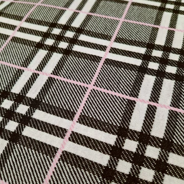 Kötött anyag - Kockás mintával, rózsaszín csíkkal Kötött anyag - Kockás mintával, rózsaszín csíkkal