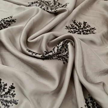 Szatén - Bézs alapon flitteres hópehely mintával