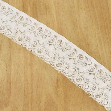 Csipke szalag – Tört fehér színben, elasztikus, 6cm