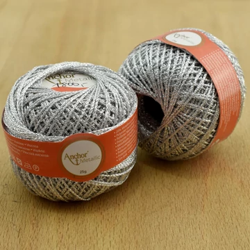 Horgolófonal – Ezüst színben, Anchor Artiste Metallic