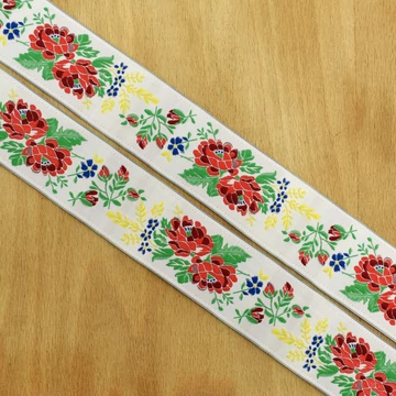 Hímzett szalag – Matyó mintával, fehér alapon, 5cm