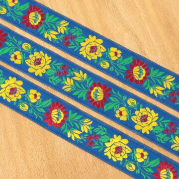 Hímzett szalag – Matyó mintával, kék alapon sárga-piros virággal, 3,3cm