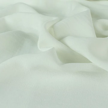 Gyűrt selyem – Törtfehér színben, elasztikus, RIVIERA