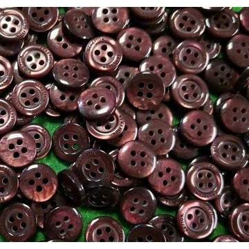 Inggomb – Gyöngyházfényű vöröses barna színben, négylyukú, 10mm