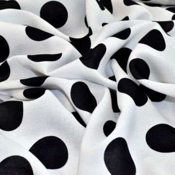 Viszkóz selyem – Fehér alapon fekete nagy pöttyös mintával