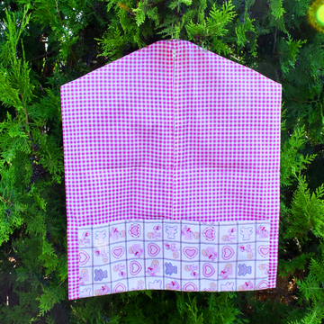 Vállfás ovis zsák – Rózsaszín kockás mintával, mintás zsebekkel