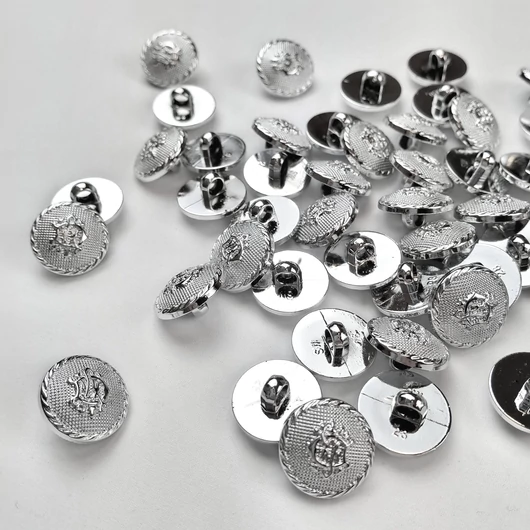 Műanyag gomb, SILVER  – Ékszergomb/címeres gomb ezüst színben, 28" (8105)