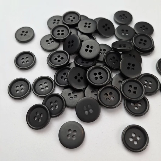 Műanyag gomb, öltönygomb, MISTER – Fekete színben, négylyukú, 24" (10)