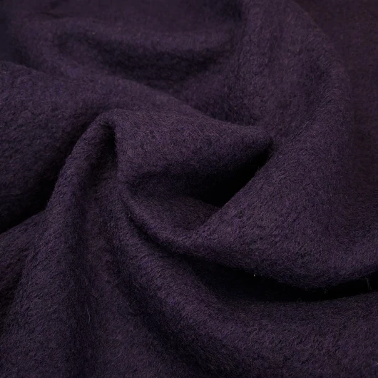 Kötött anyag - Sötétlila színben, gyapjú Kötött anyag - Sötétlila színben, gyapjú