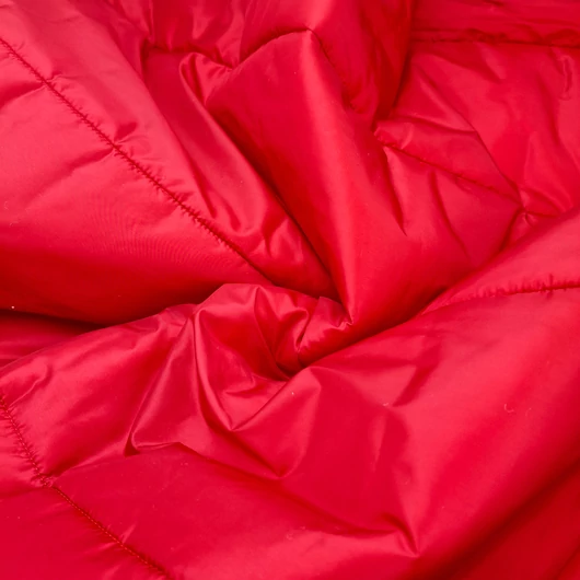 Steppelt anyag – Piros színben, vízlepergető