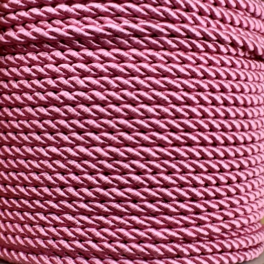 Sodrott zsinór – Sötét mályva színben, fényes, 3mm Col:33-1