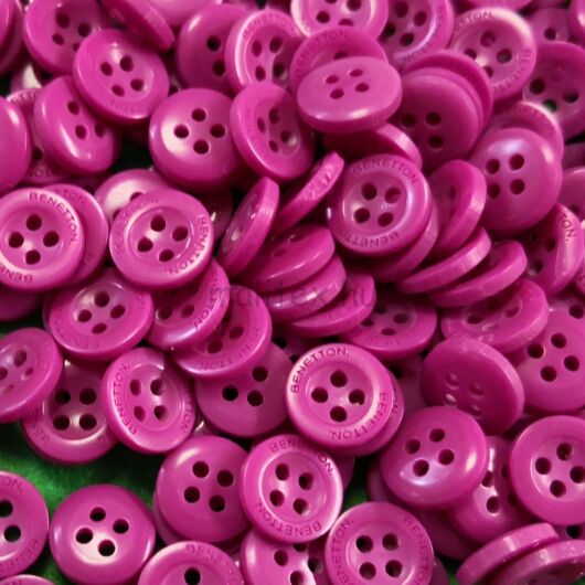 Inggomb – Pink színben, négylyukú, 10mm