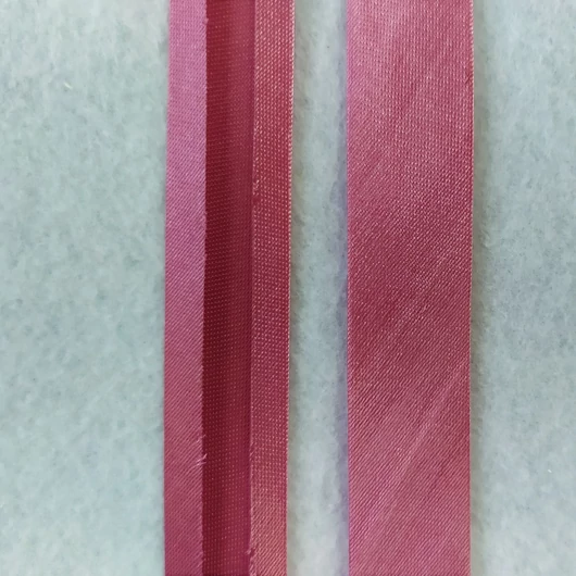 Ferdepánt - Szatén, 20mm, mályva színben  (6384)