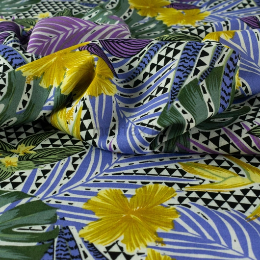 Viszkóz selyem – Háromszöges alapon színes leveles mintával