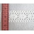 Kép 2/4 - Csipke szalag – Fehér, szimmetrikus pamut csipke, 2,8cm