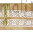 Kép 2/3 - Csipke szalag – Fehér műszál csipke lóhere mintával, 5,5cm