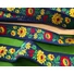 Kép 3/3 - Hímzett szalag – Matyó mintával, kék alapon sárga-piros virággal, 4cm