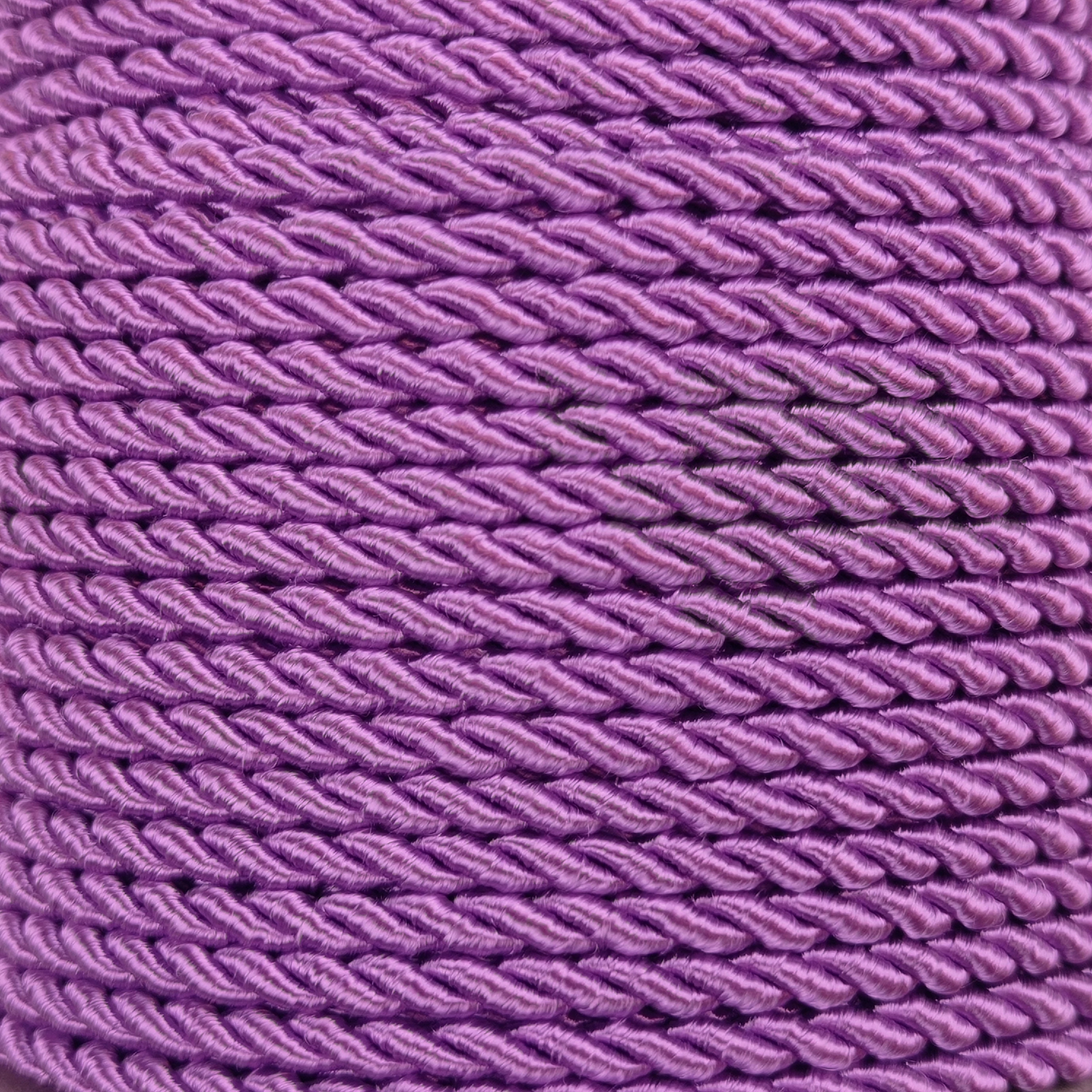Sodrott zsinór – Lila színben, fényes, 3mm