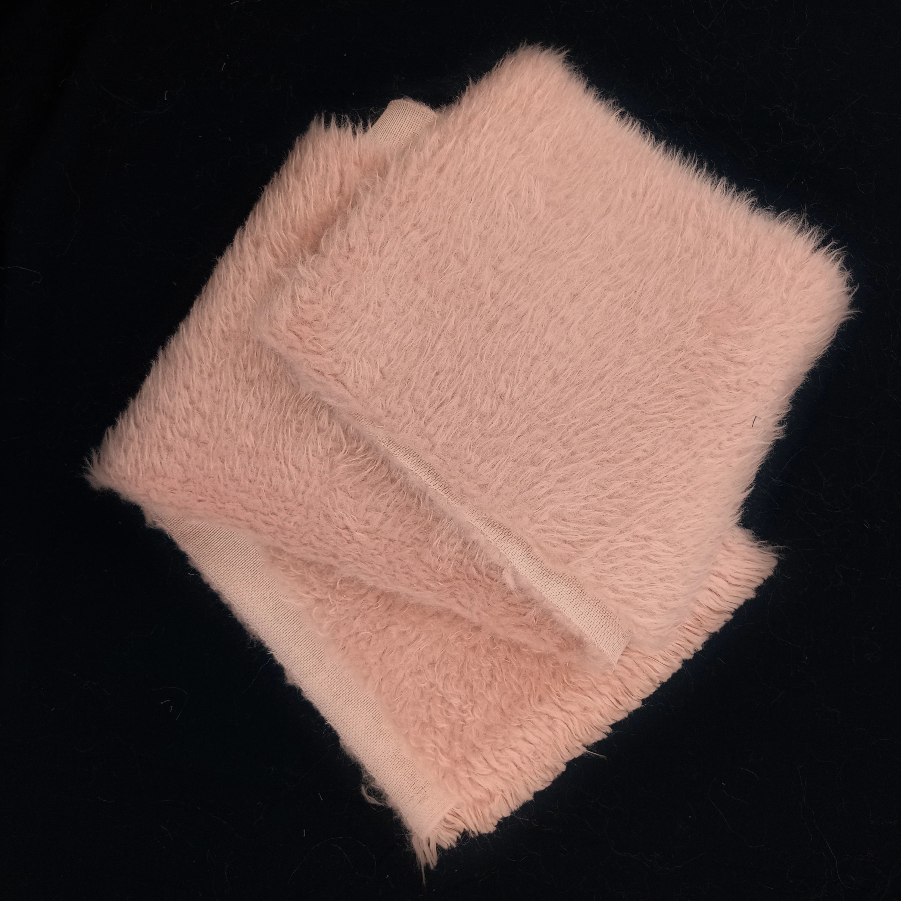 Műszőrme – Mályva színben, hosszú szőrű, 20cm-es