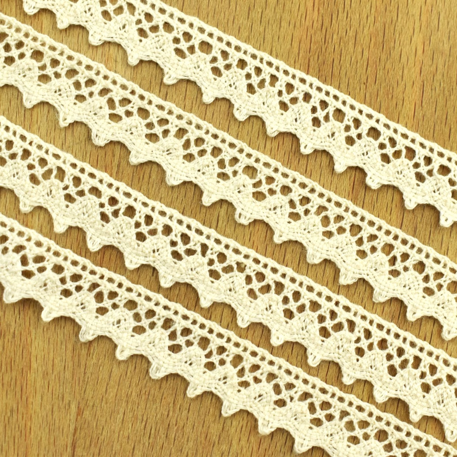 Csipke szalag – Vajszínű pamut csipke, 1,4cm (1334)