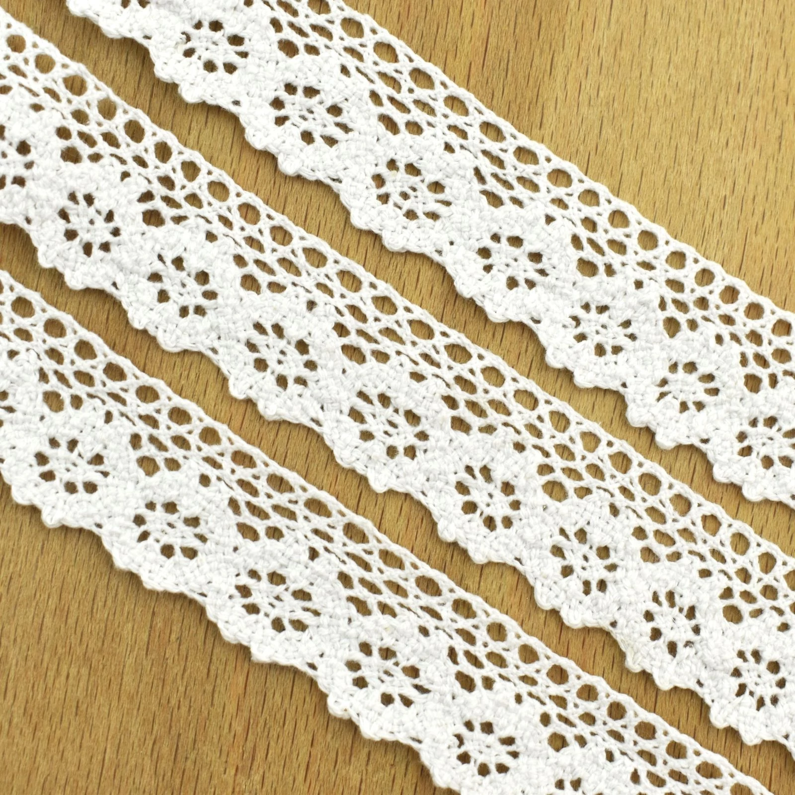 Csipke szalag – Fehér színű pamut csipke, 2,5cm (1346)