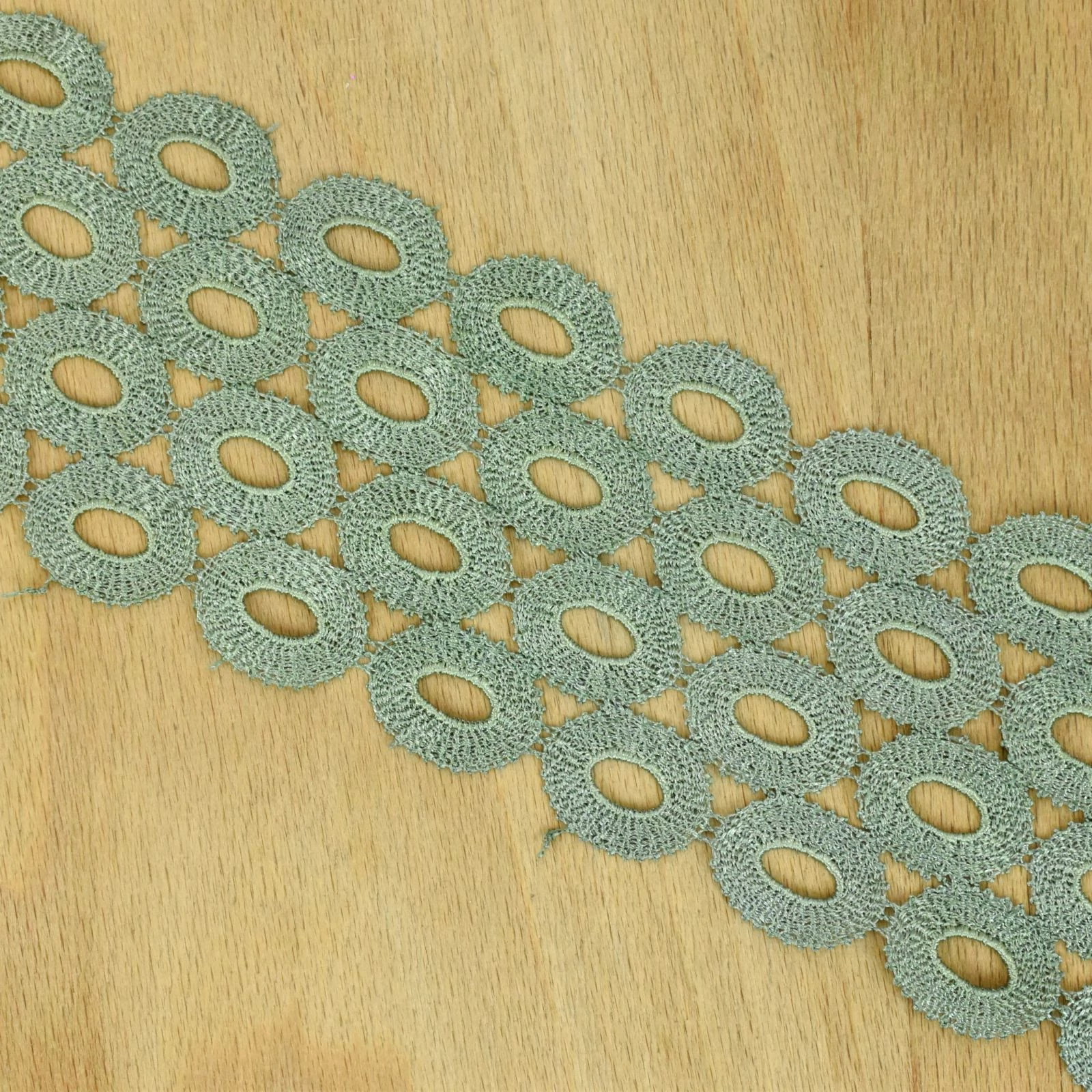 Csipke szalag – Körös mintával, zöld, 7,5cm
