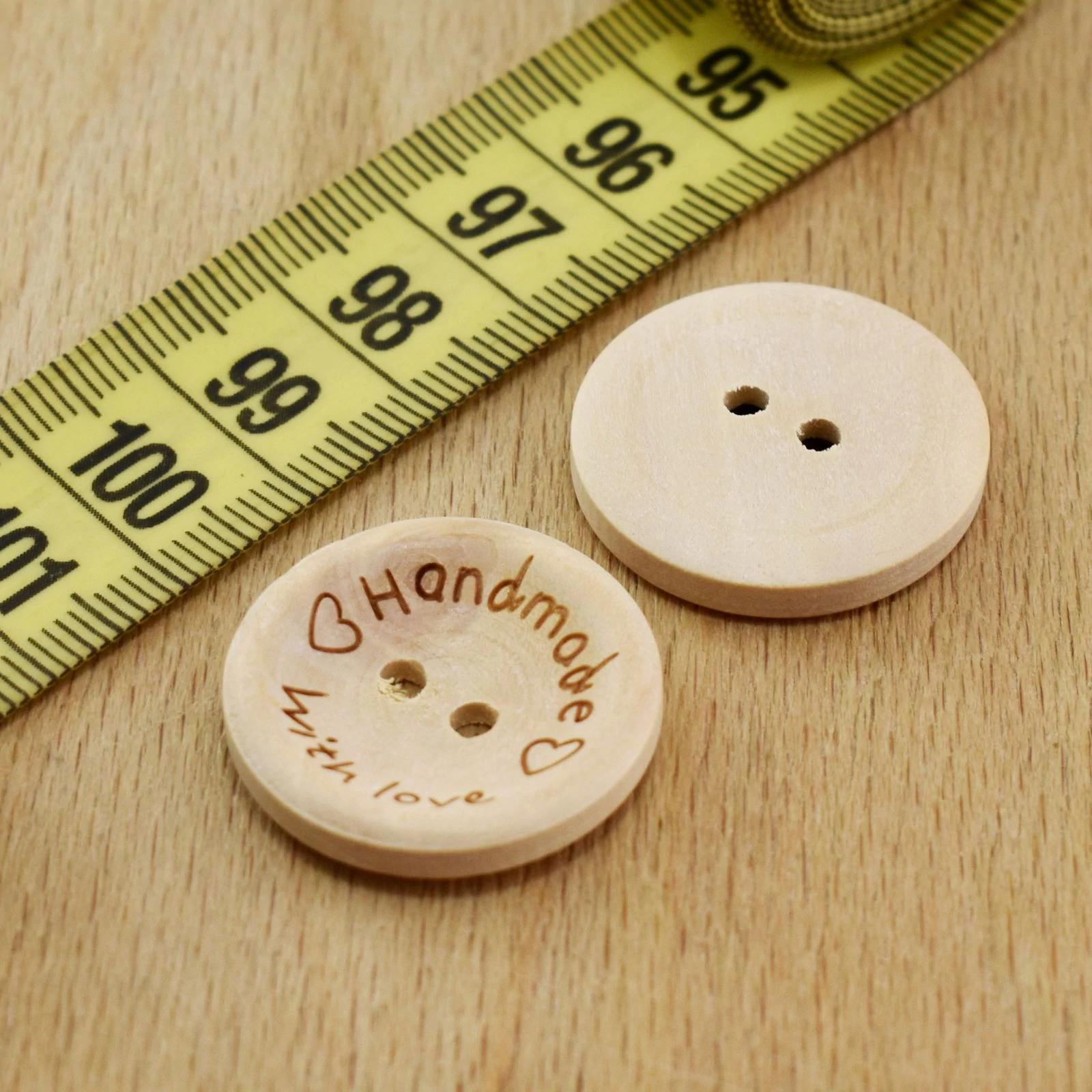 Fa gomb – Handmade with love, 40