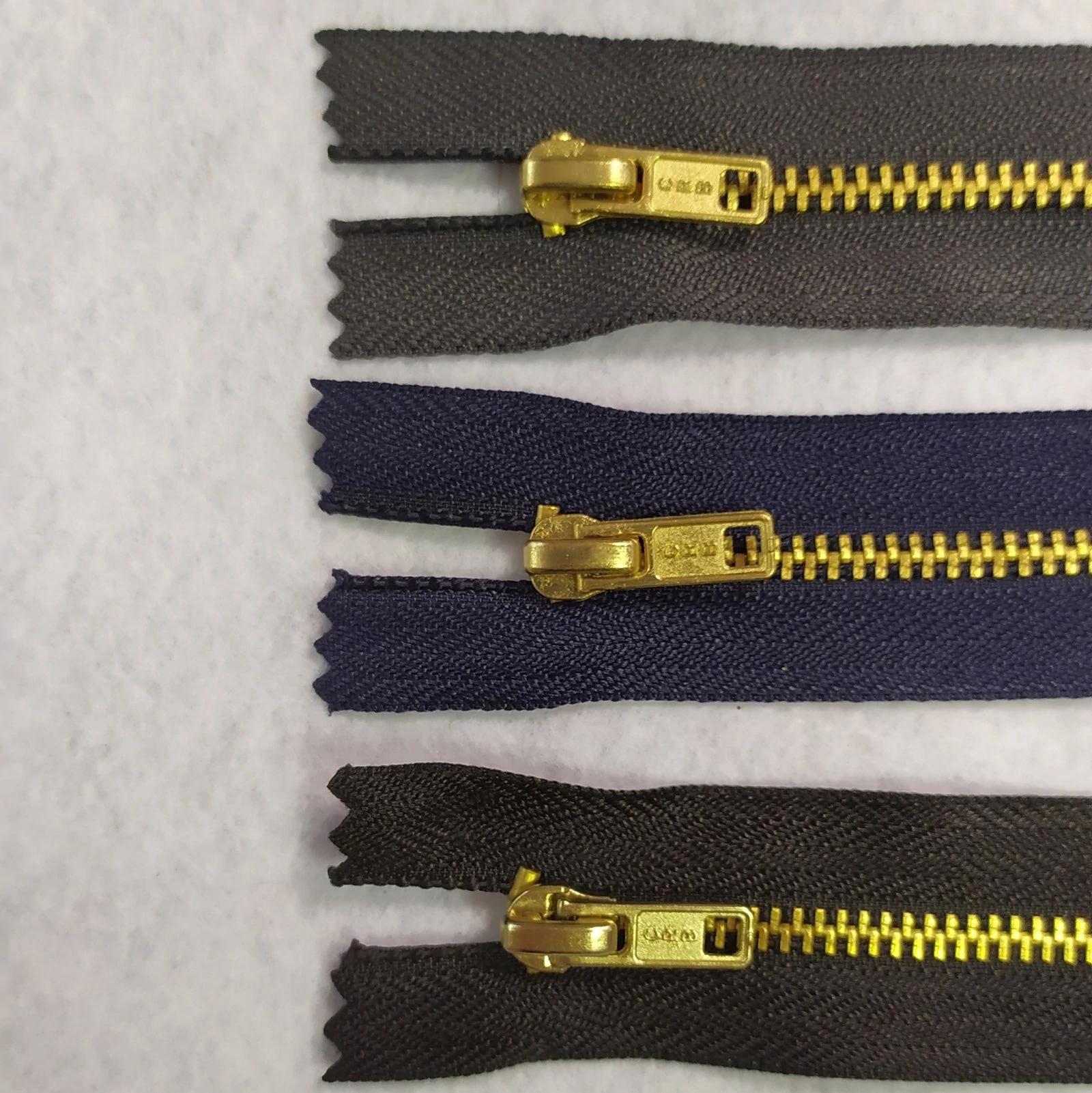Fém cipzár – VT0-ás, zárt, 18-16-14 cm hosszú, réz, 3 színben