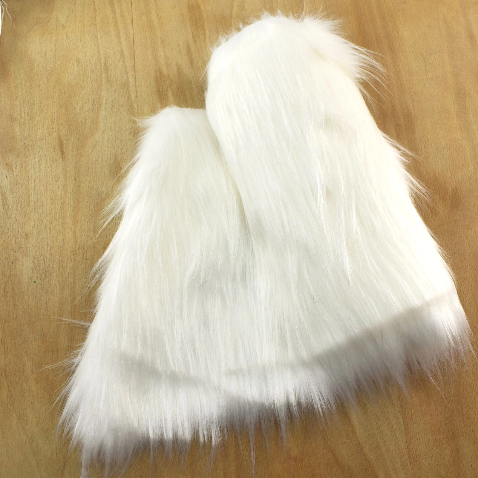 Műszőrme – Fehér színben, hosszú szőrű, 20cm-es