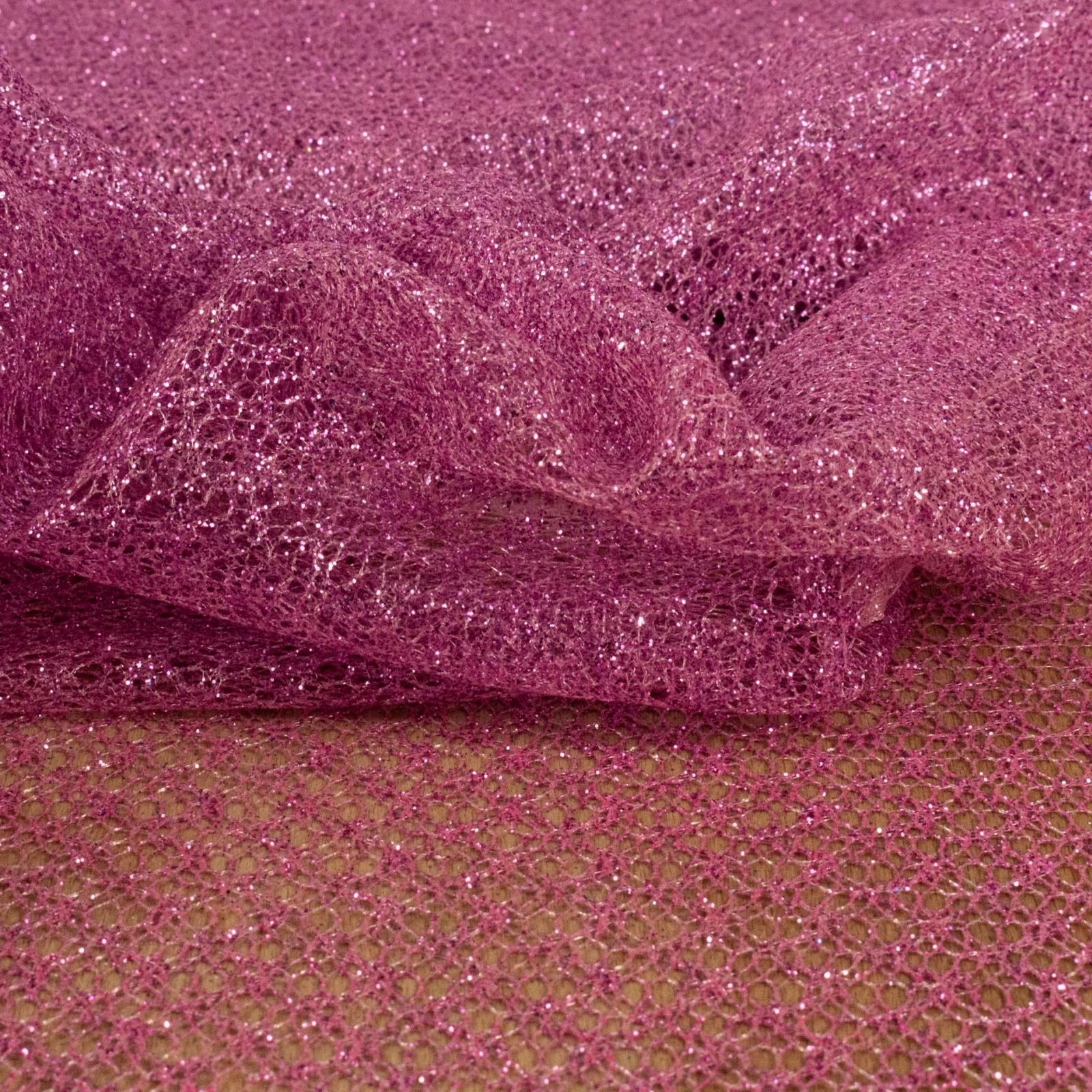 Alkalmi anyag – Rózsaszín glitteres hálós anyag