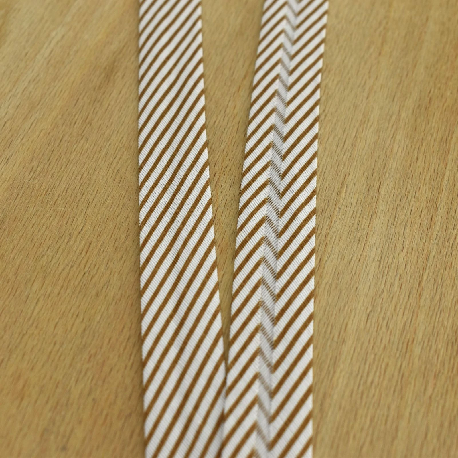 Ferdepánt – Barna-fehér csíkos, 20mm