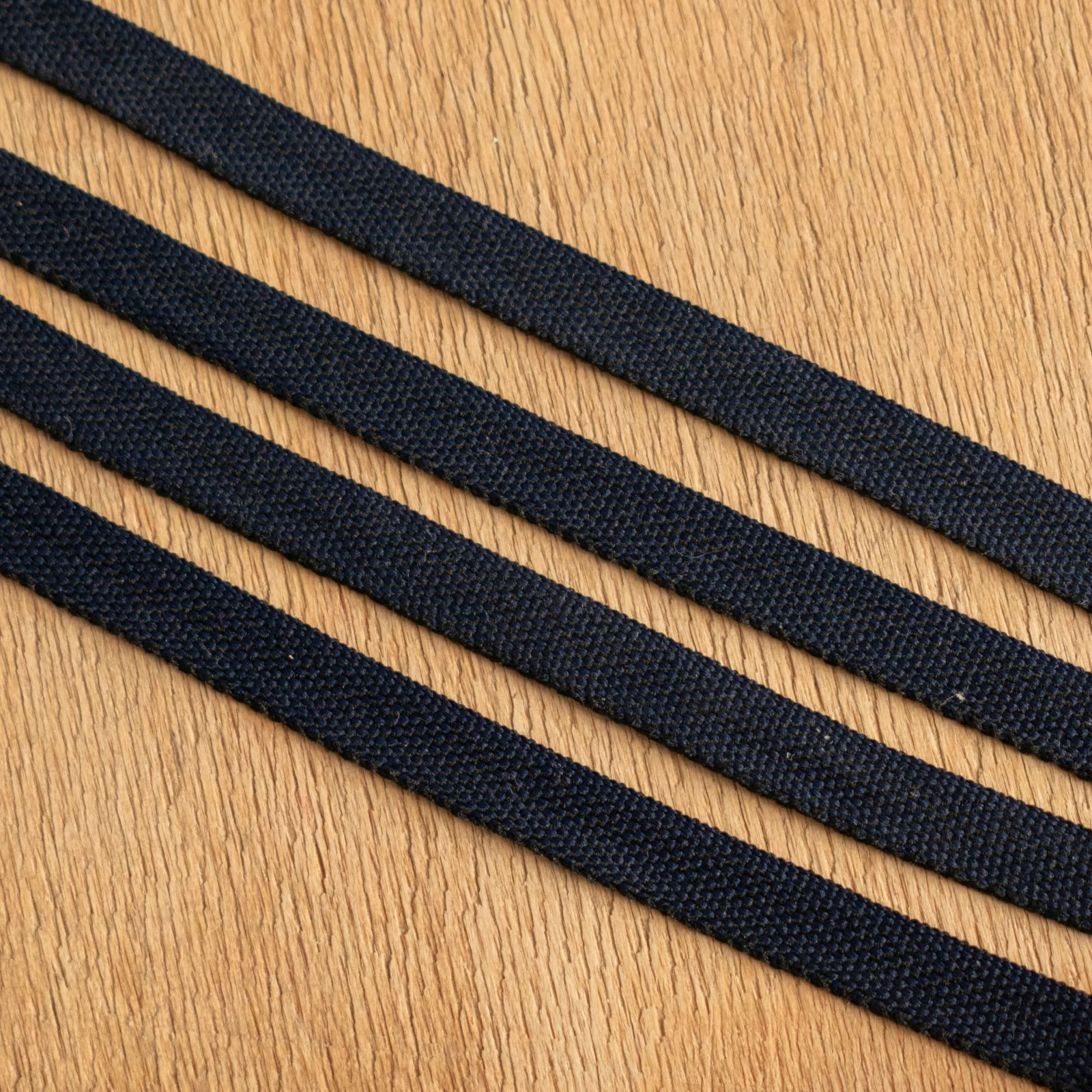 Danubia szalag – Sötétkék színben, 7mm