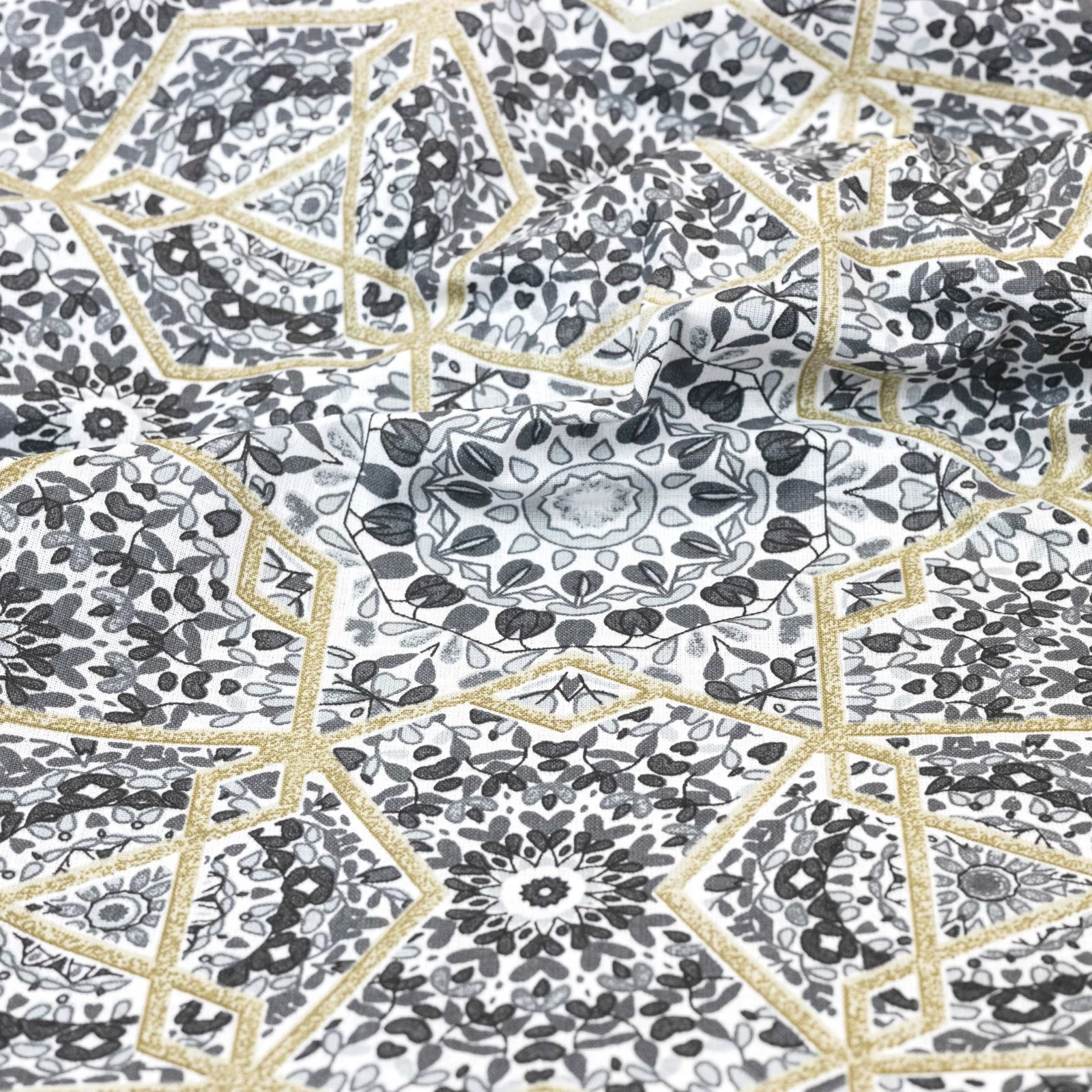 Pamutvászon – Retro mandala mintával, szürke