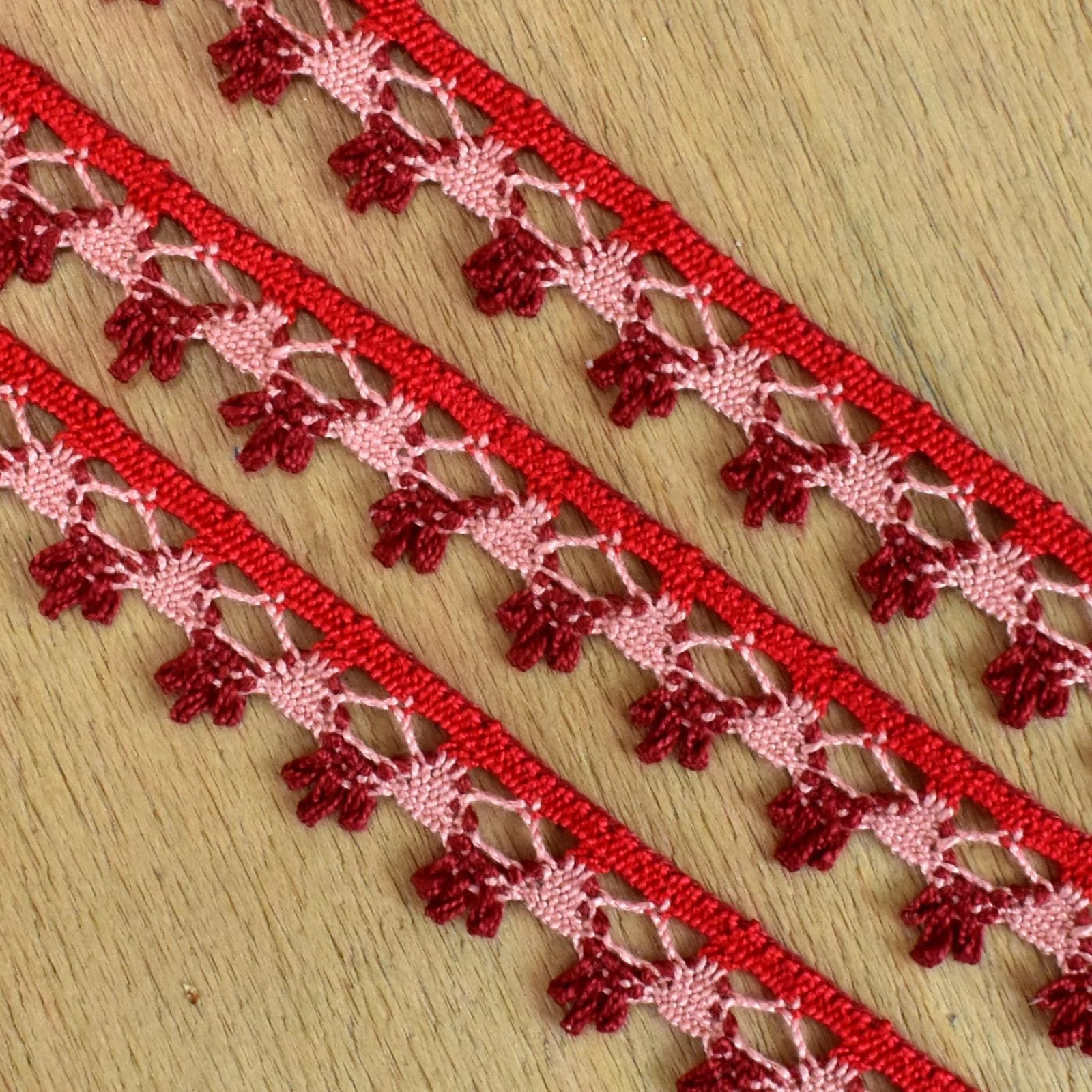 Csipke szalag – Bordó, piros és mályva színű pamut csipke, 1,3cm